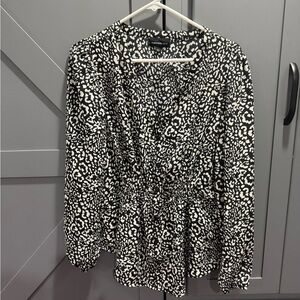 Trendy Black and White Patterned Blouse